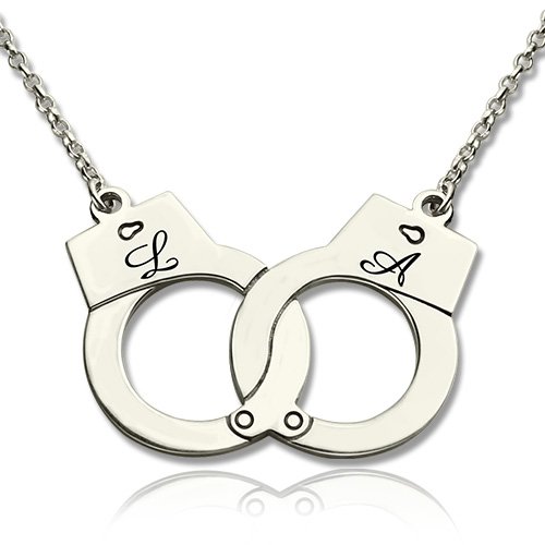 Passer les menottes Collier