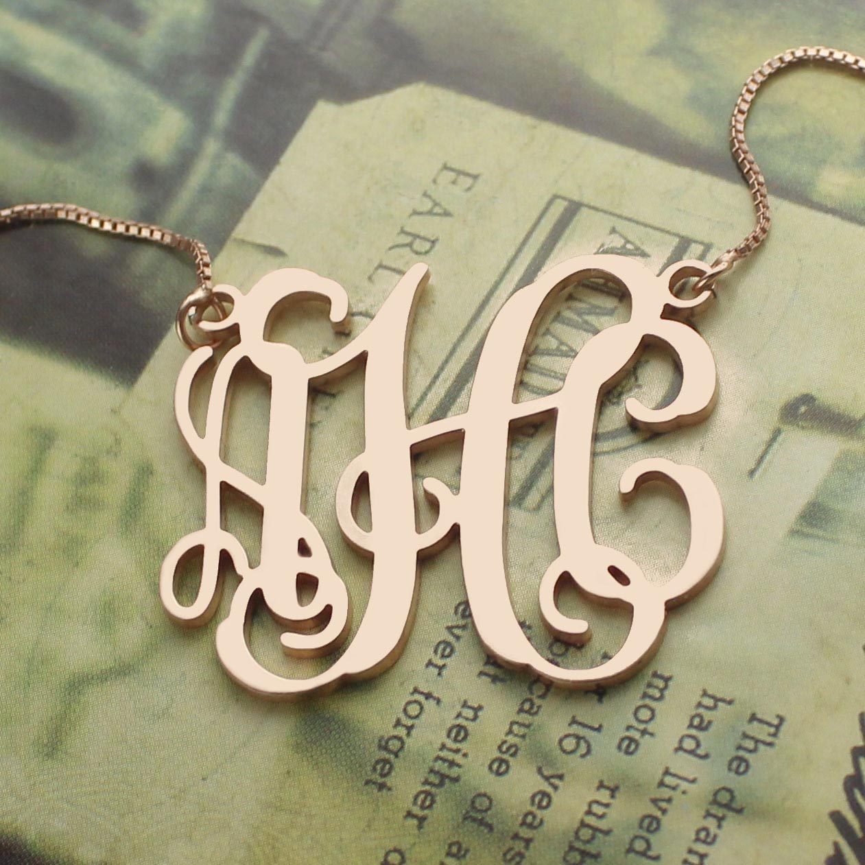Alexis Bellino style Monogramme Collier
